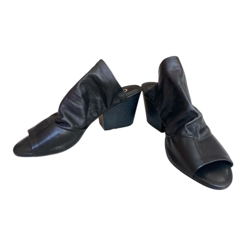 Golo black leather Landon mule sandal size 8